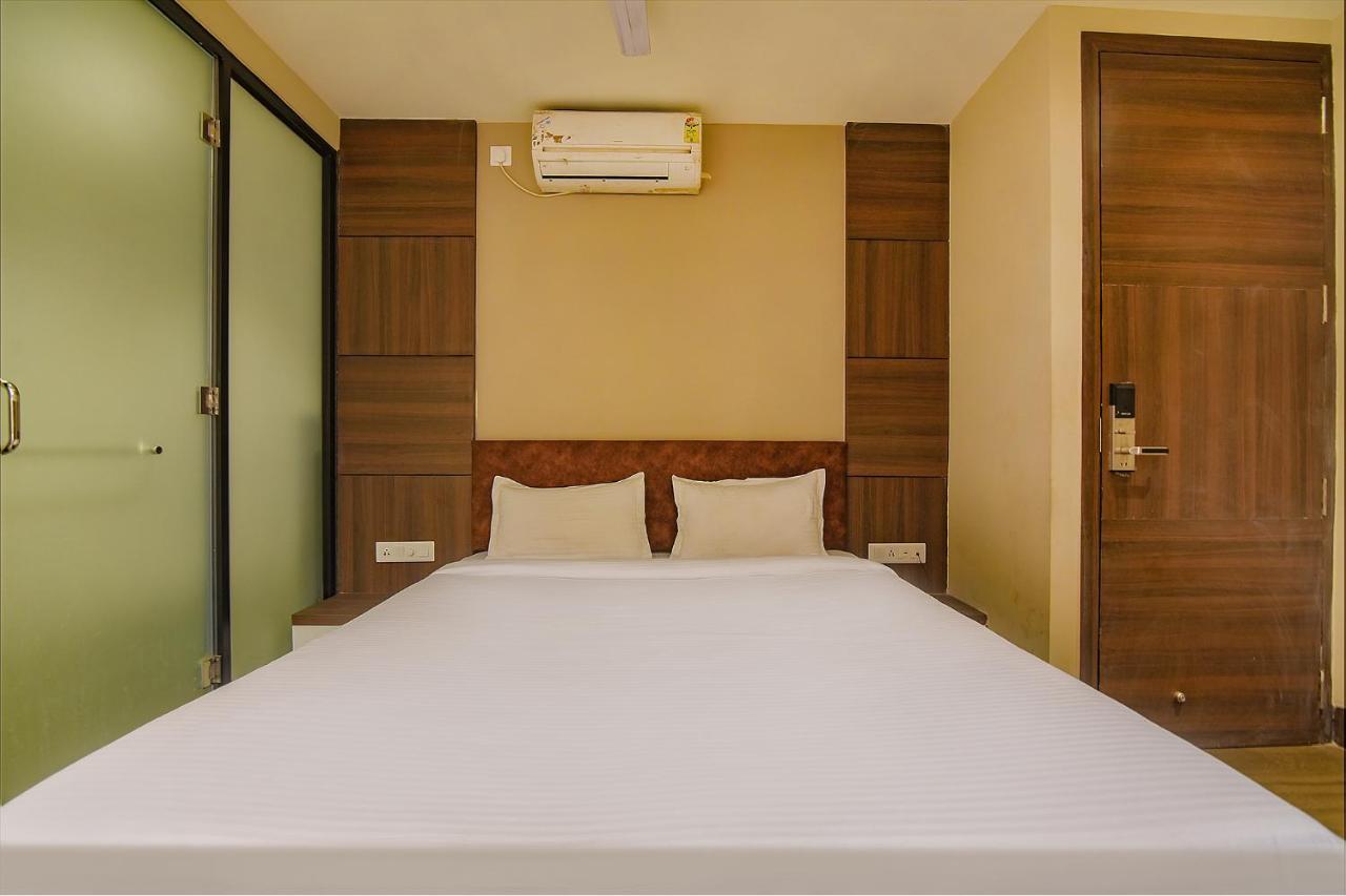 Fabhotel Eros 282 - Nr Sreebhumi Liluāh Exterior foto