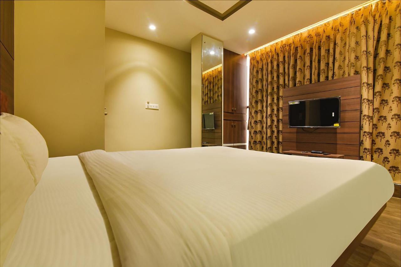 Fabhotel Eros 282 - Nr Sreebhumi Liluāh Exterior foto