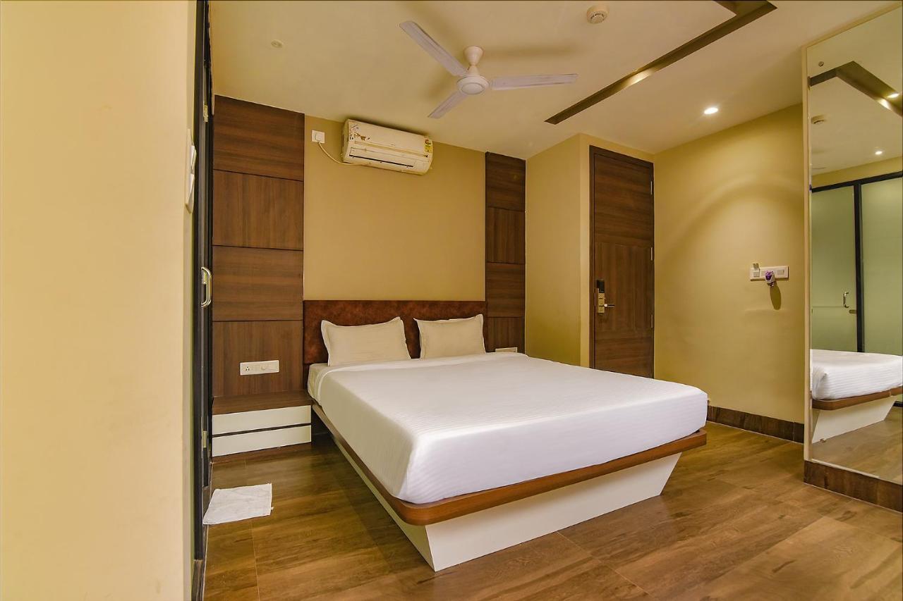 Fabhotel Eros 282 - Nr Sreebhumi Liluāh Exterior foto